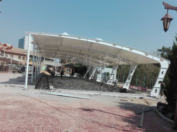 煙臺37度夢幻海游泳池膜結構遮陽棚