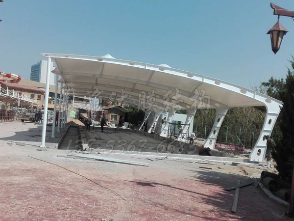 煙臺(tái)游泳池膜結(jié)構(gòu)遮陽(yáng)棚