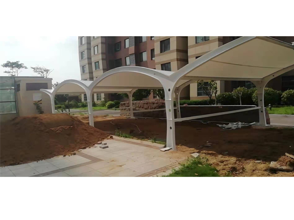 7、車棚膜結構：青島東韓社區(qū)自行車棚膜結構