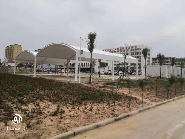 車(chē)棚膜結(jié)構(gòu)：濱州市第二人民醫(yī)院車(chē)棚膜結(jié)構(gòu)